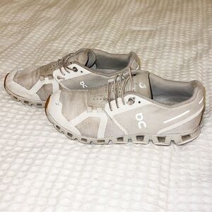 On Cloud Running Shoes Women’s Size 6.5 White/Cream Swiss Engineering